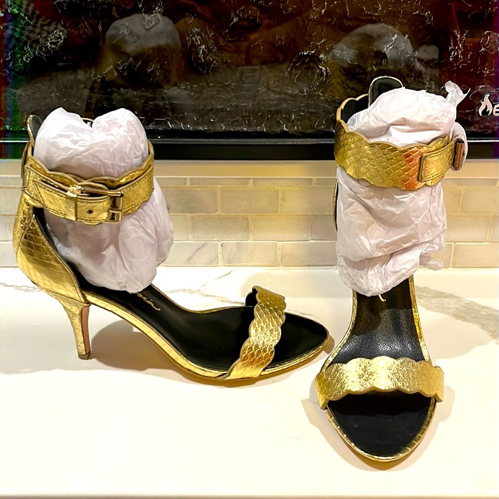 Isa Tapia Lia Gold Sandals